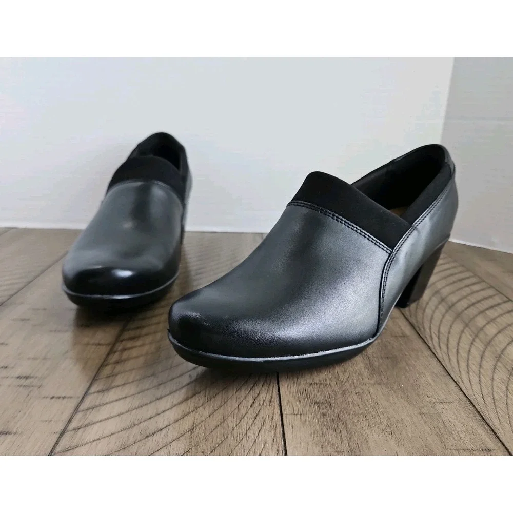 Clarks Emslie Summit Shootie 8.5 Black Leather Block Heel Minimalist Comfort